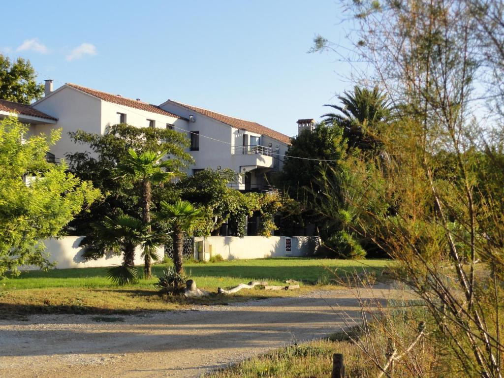 Les Jardins Du Canal Piscine Chauffee Aigues-Mortes Exterior foto
